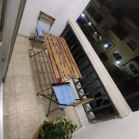 Cosy Flat Next To Apartamento