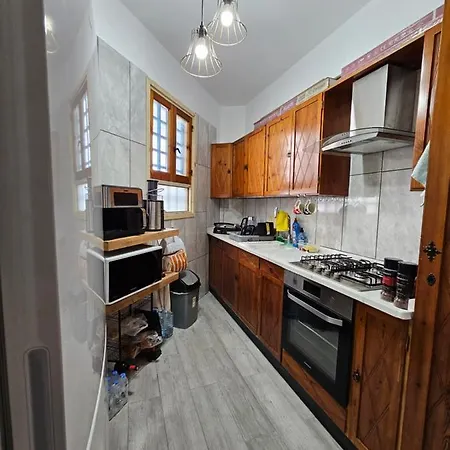 Cosy Flat Next To *