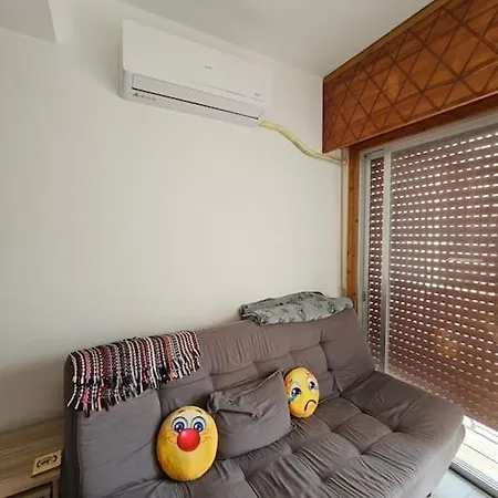 Cosy Flat Next To *