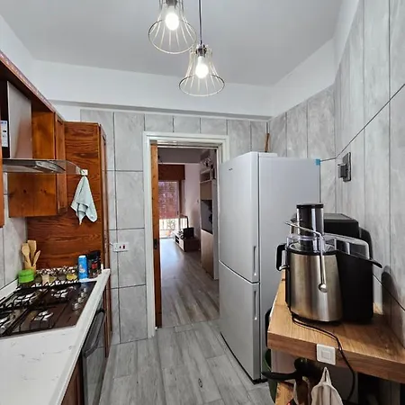 Cosy Flat Next To * 키레니아